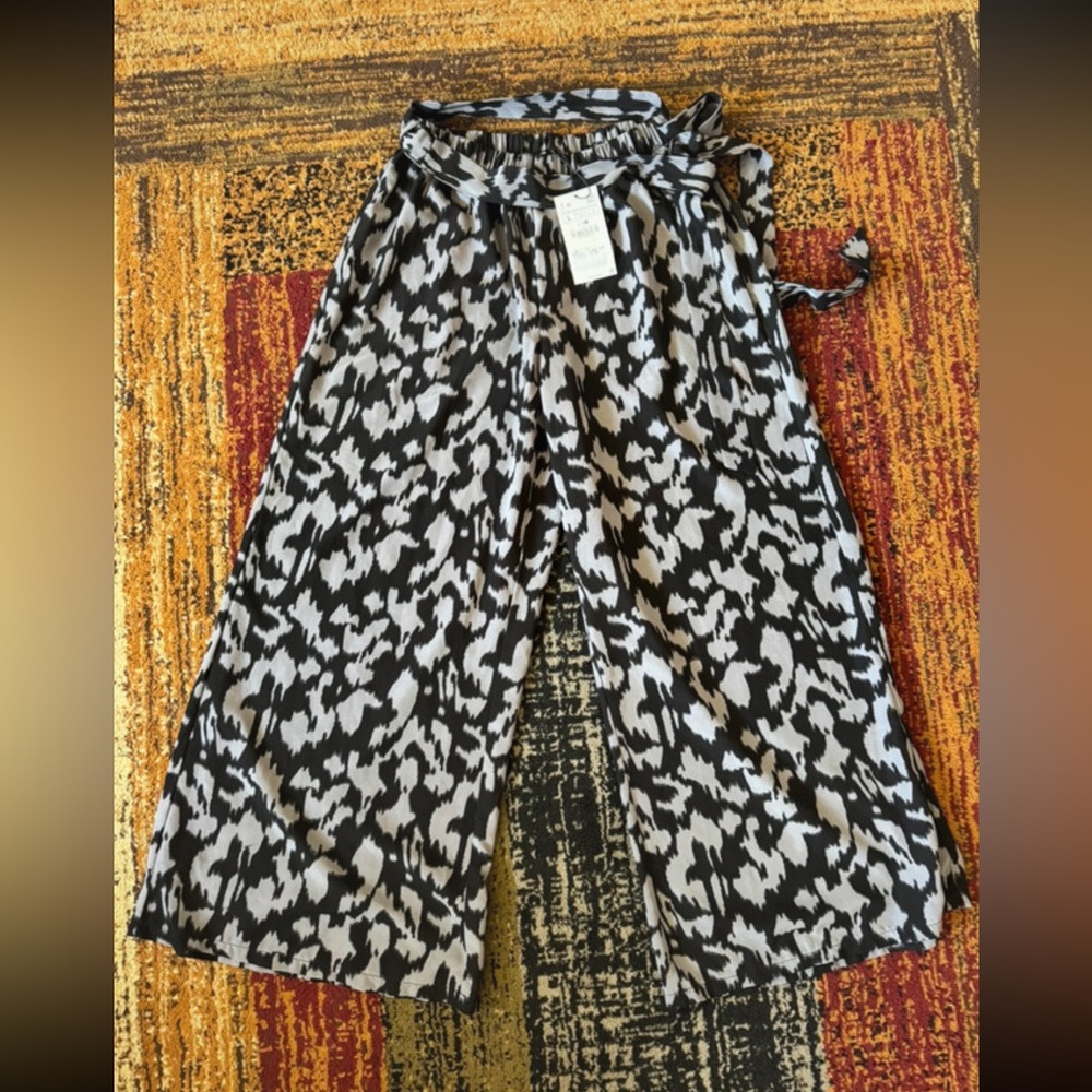 Zara Black & Cream Wide-Leg Printed Pants - Picture 2 of 4